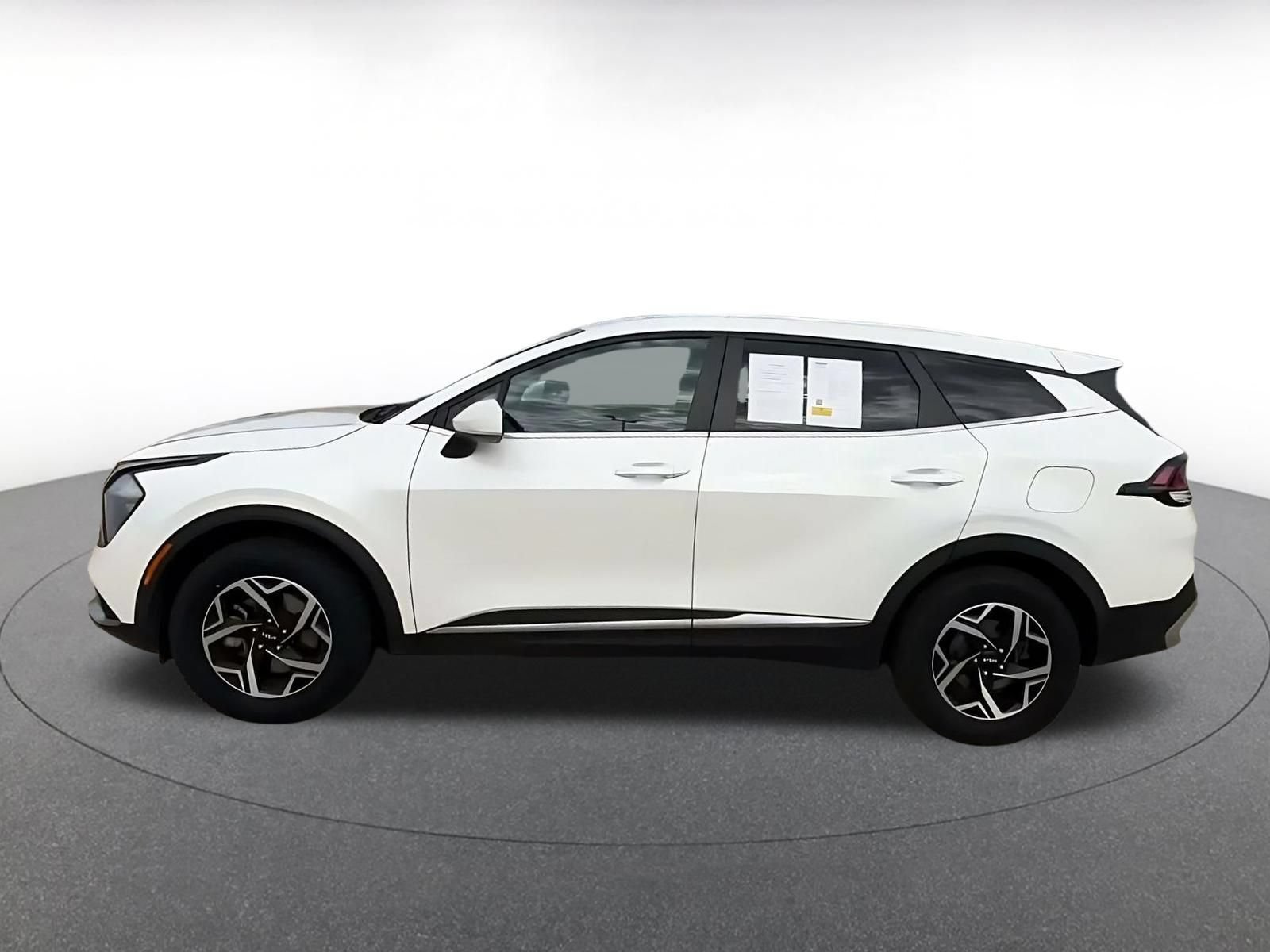 Used 2023 Kia Sportage LX AWD/4WD image 8