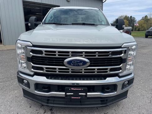 Used 2025 Ford F350 XLT AWD/4WD image 2