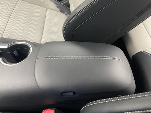 Used 2024 Ford Mustang GT Premium RWD image 33