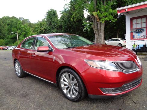 Used 2014 Lincoln MKS FWD image 3