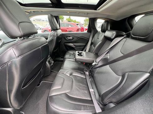 Used 2021 Jeep Cherokee Limited AWD/4WD image 22
