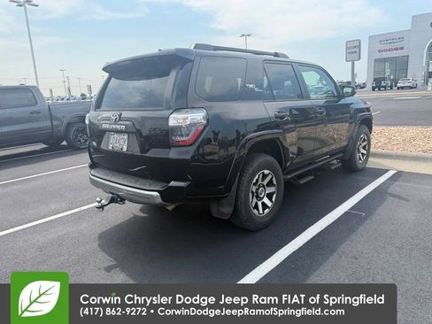 Used 2020 Toyota 4Runner TRD Off-Road Premium w/ Moonroof Package AWD/4WD image 4