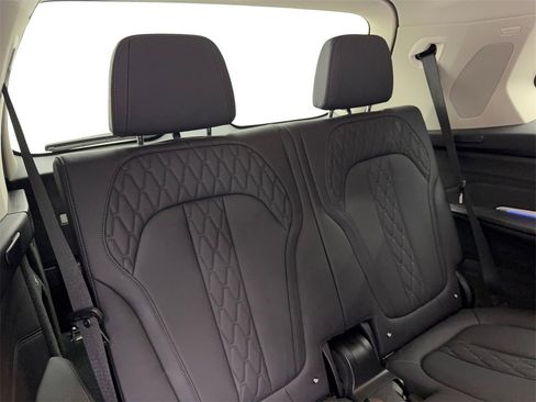 Used 2023 BMW X7 xDrive40i image 42