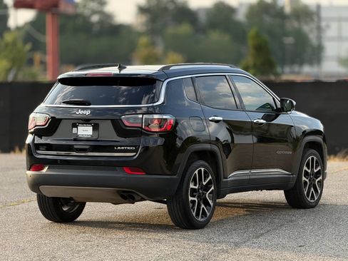 Used 2018 Jeep Compass Limited w/ Navigation Group FWD image 9