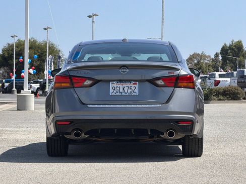 Used 2023 Nissan Altima 2.5 SR w/ SR Premium Package FWD image 5