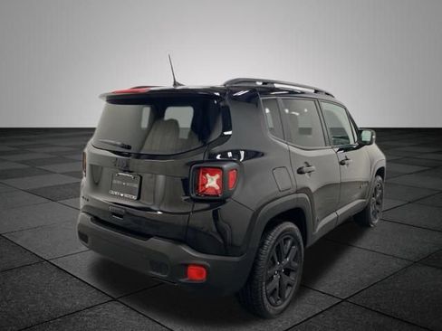 Used 2018 Jeep Renegade Altitude image 7
