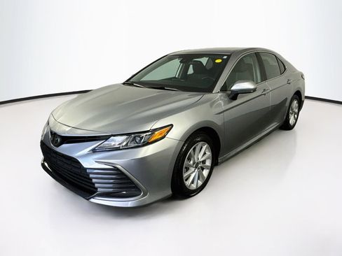Used 2024 Toyota Camry LE FWD image 3