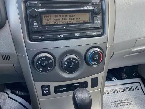 Used 2012 Toyota Corolla LE image 14