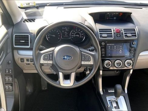 Used 2017 Subaru Forester 2.5i Premium image 5
