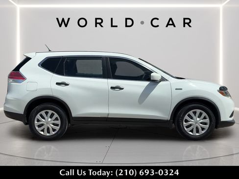 Used 2016 Nissan Rogue S FWD image 2