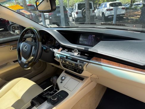 Used 2013 Lexus ES 350 w/ Premium Pkg FWD image 49