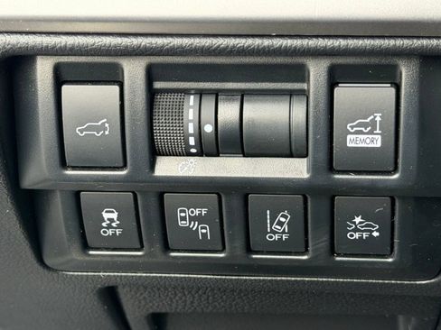 Used 2018 Subaru Outback 2.5i Limited AWD/4WD image 34