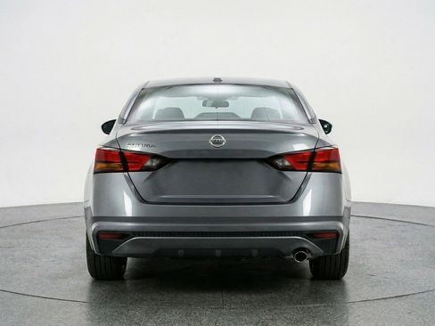 Used 2025 Nissan Altima 2.5 SV FWD image 7