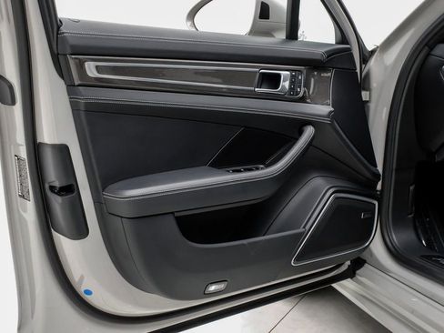 Used 2023 Porsche Panamera Turbo S image 39