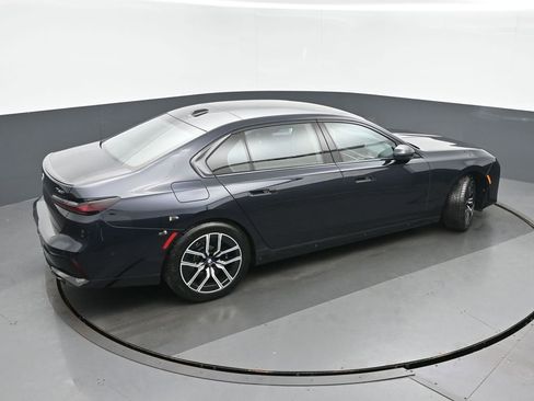 Used 2023 BMW 760i xDrive w/ Executive Package AWD/4WD image 39