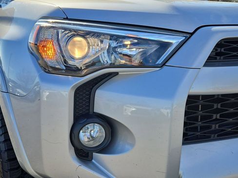 Used 2019 Toyota 4Runner SR5 Premium image 3