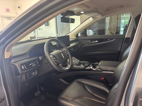 Certified 2023 Lincoln Nautilus AWD w/ Premium Package image 12