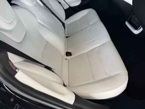 Used 2022 Tesla Model S image 12