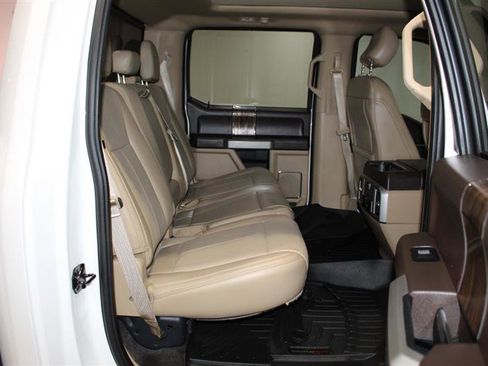Used 2018 Ford F150 Lariat w/ Equipment Group 502A Luxury AWD/4WD image 32