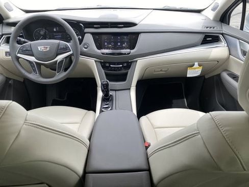 New 2025 Cadillac XT5 Premium Luxury image 10