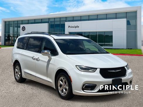 Used 2021 Chrysler Pacifica Limited w/ Premium & Safety Sphere Group AWD/4WD image 3