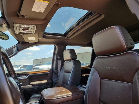Used 2024 GMC Sierra 1500 Denali w/ Denali Reserve Package AWD/4WD image 12