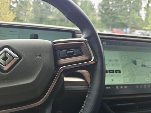Used 2023 Rivian R1S Adventure AWD/4WD image 38