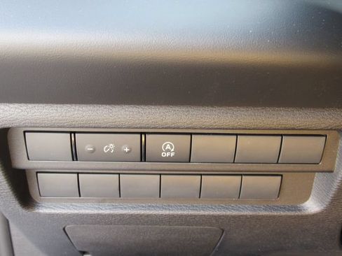 New 2026 Mitsubishi Outlander LE FWD image 29