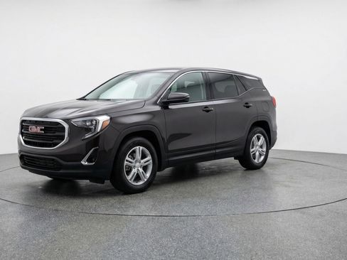 Used 2024 GMC Terrain SLE FWD image 3
