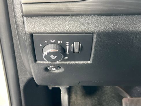 Used 2022 Jeep Grand Cherokee Laredo X image 10