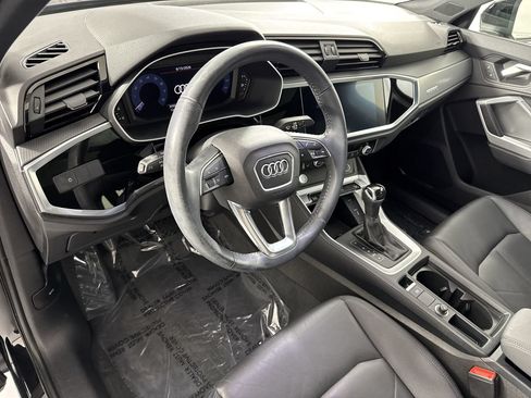 Used 2020 Audi Q3 2.0T Premium w/ Convenience Package AWD/4WD image 9