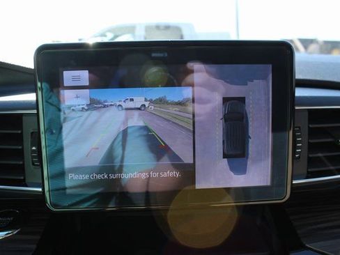 Used 2023 Ford Explorer Limited image 19