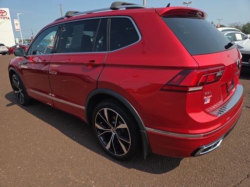 Used 2024 Volkswagen Tiguan SEL R-Line AWD/4WD image 5