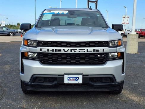Used 2022 Chevrolet Silverado 1500 Custom w/ Safety Confidence Package image 2