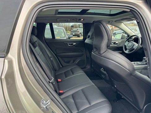 Used 2020 Volvo V60 T5 Cross Country w/ Cross Country Pro Package image 11