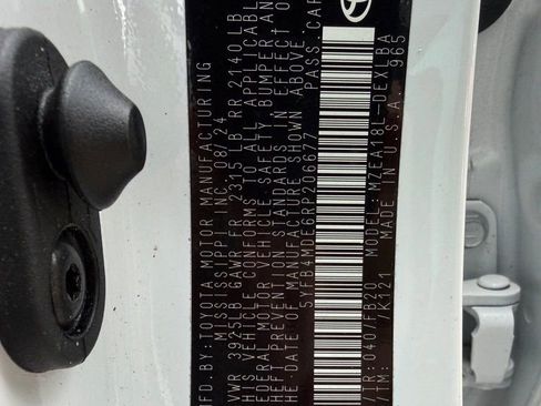 Used 2024 Toyota Corolla LE image 29