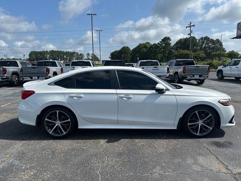 Used 2024 Honda Civic Touring image 3