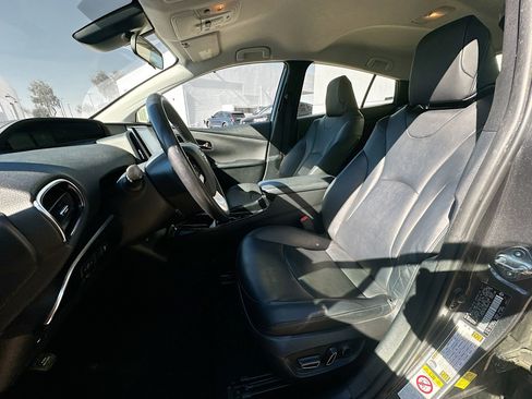 Used 2017 Toyota Prius Prime Premium image 13