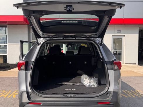 Used 2025 Toyota RAV4 XLE w/ Weather Package AWD/4WD image 18