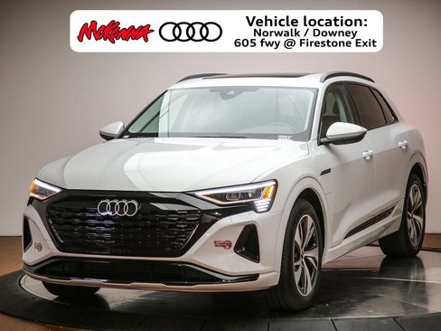 Certified 2024 Audi Q8 e-tron Premium AWD/4WD image 1