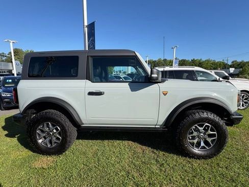 Used 2024 Ford Bronco Badlands AWD/4WD image 6
