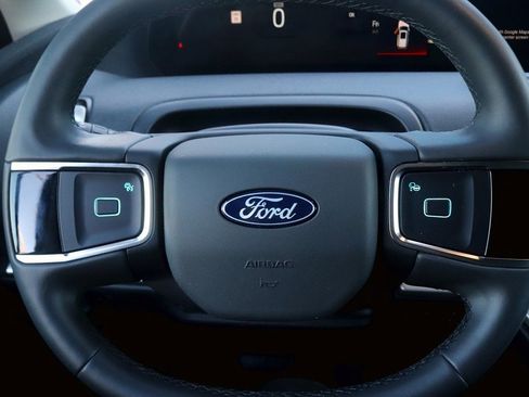 Used 2025 Ford Expedition Active image 22