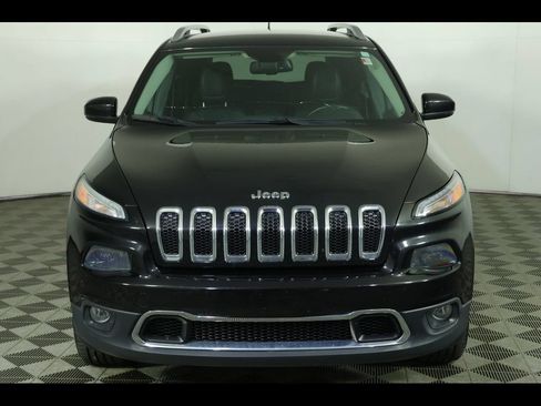 Used 2017 Jeep Cherokee Limited AWD/4WD image 17