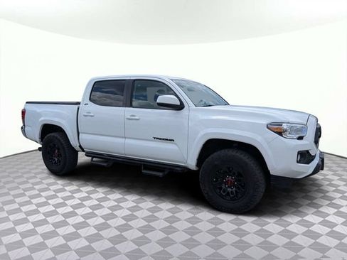 Used 2023 Toyota Tacoma SR5 RWD image 2