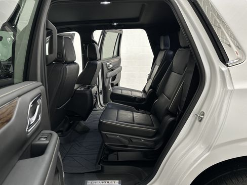 Used 2022 Chevrolet Tahoe Premier AWD/4WD image 23