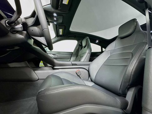 New 2025 Porsche Taycan image 5