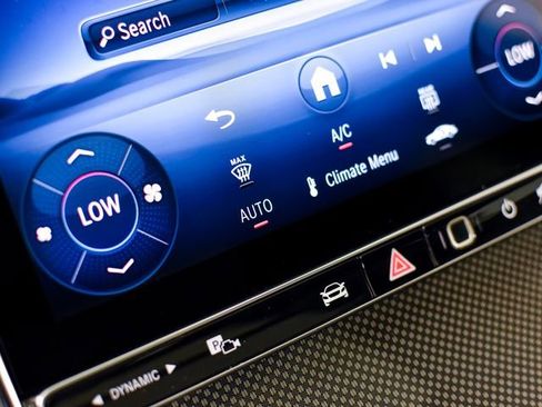 Certified 2025 Mercedes-Benz GLC 300 image 30