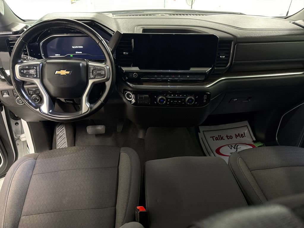 Used 2025 Chevrolet Silverado 1500 LT AWD/4WD image 14