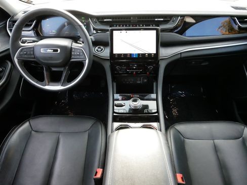 Used 2022 Jeep Grand Cherokee Limited 4xe image 10