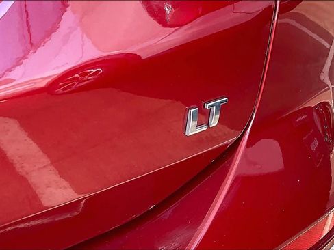 Used 2019 Chevrolet Equinox LT image 11